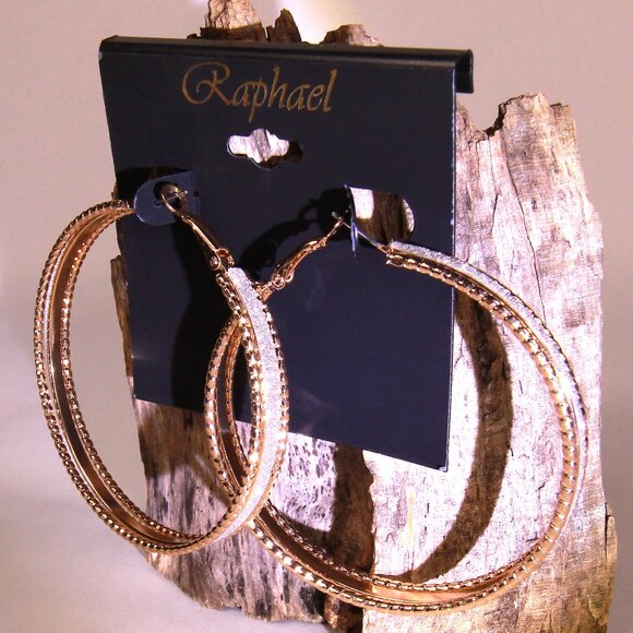NWT Large Gold Tone Hoop Earrings with Sparkling Silver Center - Picture 7 of 7